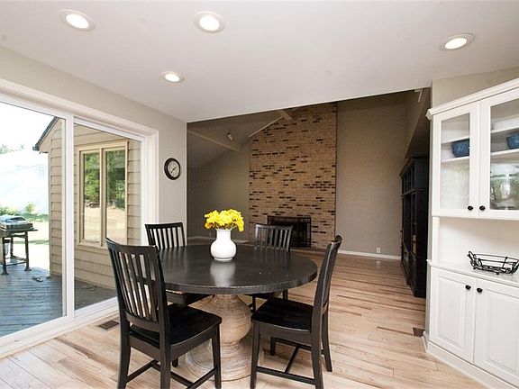 5th image of 73 Framingham Ln