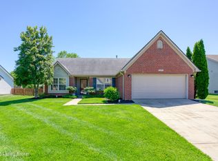 9402 Harlow Ct, Prospect, KY 40059