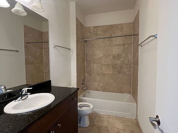 5th image of 2401 W North Ave Unit 202