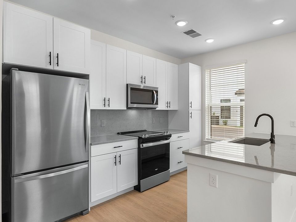 1st image of 127 Park Ave #847adcd63