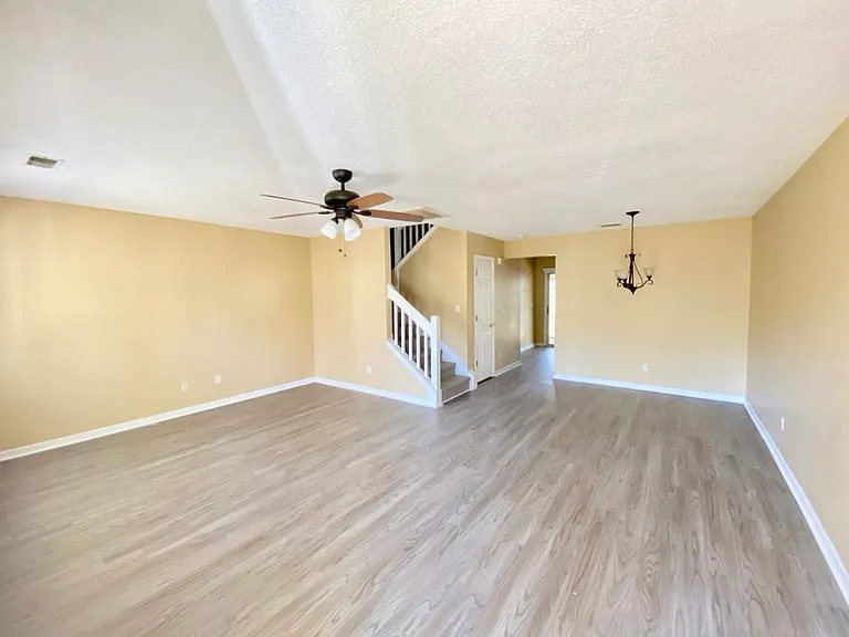 7983 Shadow Oak Dr — Photo 13