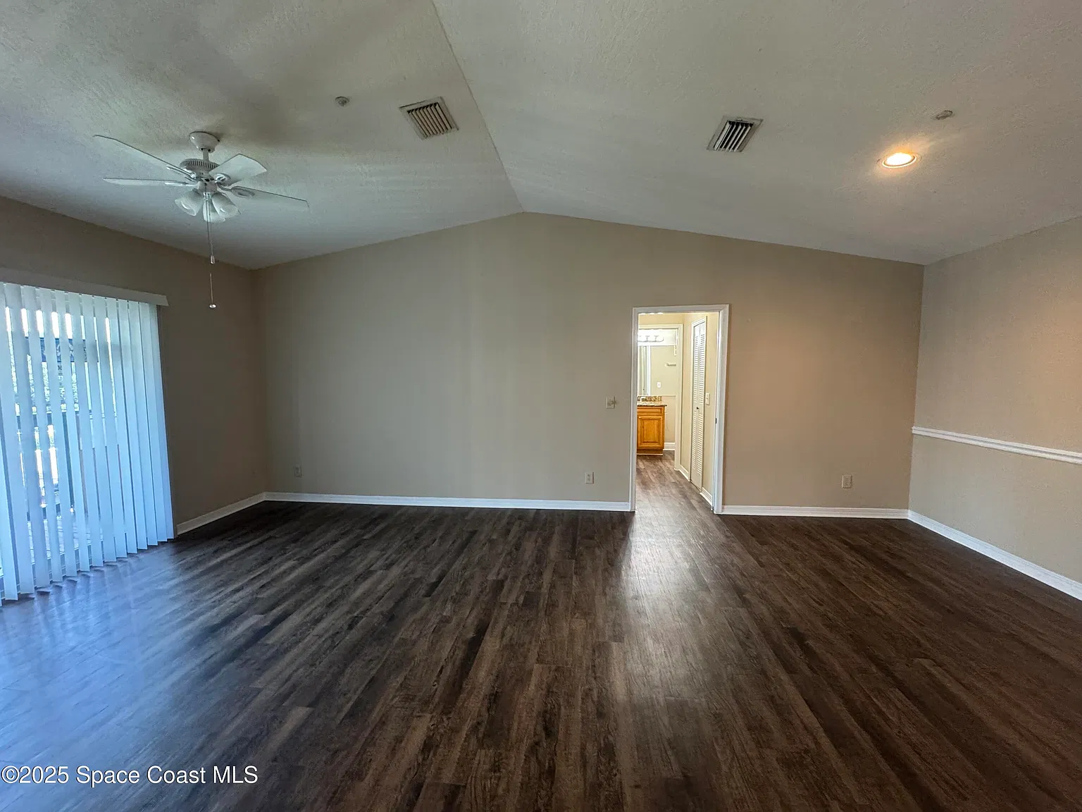 2 bed, 2.0 bath, 1078 sqft, $1,500 — Photo 2