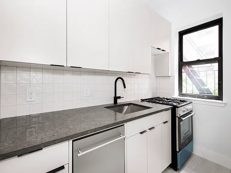 418 E 77th St #3K — Photo 10