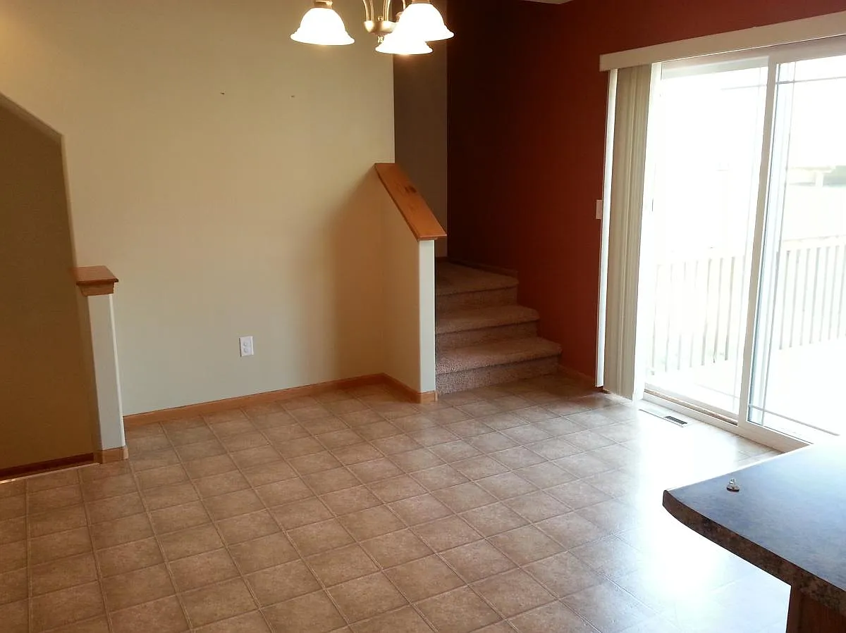 Building Photo - 3410 Crown Ct