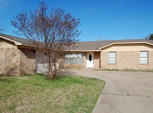 212 Russell Ln, Hewitt, TX 76643