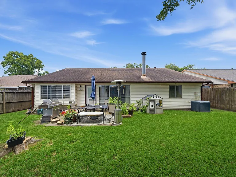 411 Forest Hills Dr — Photo 17