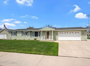 1226 E Cedar Ave, Manitowoc, WI 54220