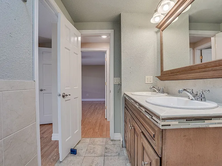 4274 Peach Tree Ct — Photo 16
