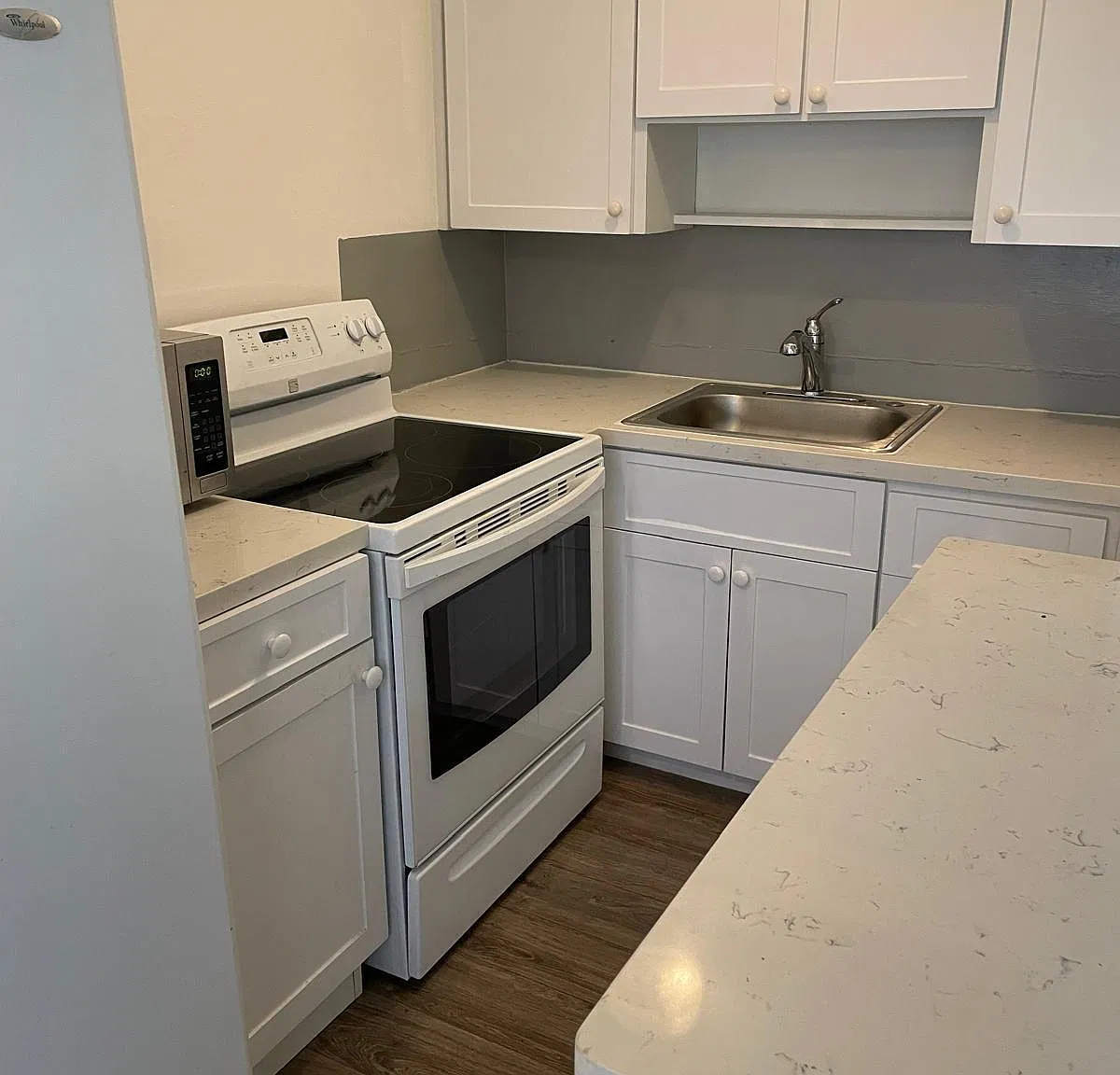 1 bed, 1.0 bath, 3022 sqft, $1,650 — Photo 3