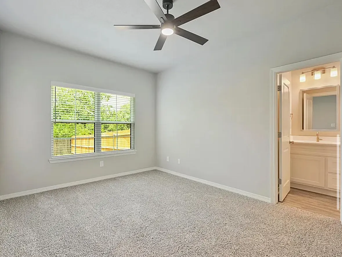 511 Cooner Street - B — Photo 3