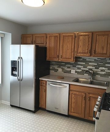3rd image of 1002 N Cove Dr #B