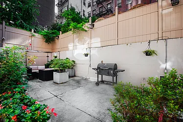 Rented by R New York