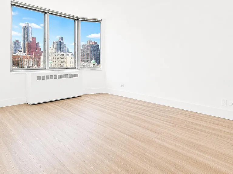 1735 York Ave #23F — Photo 3