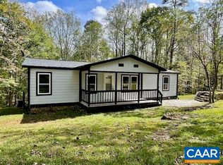 11 Flint Lake Rd, Stanardsville, VA 22973
