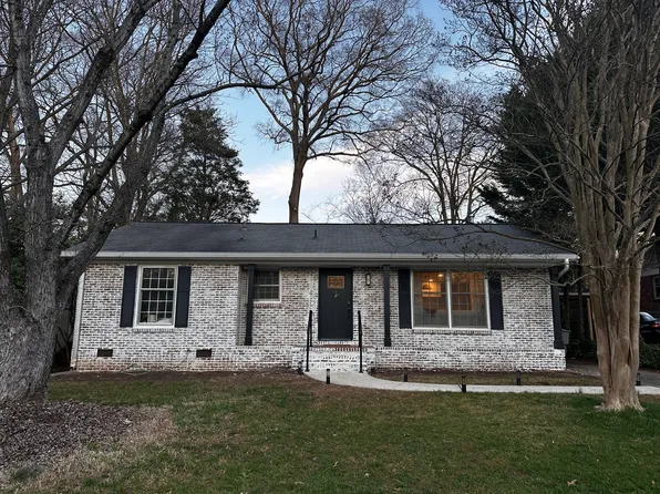 6727 Woodstream Dr, Charlotte, NC 28210