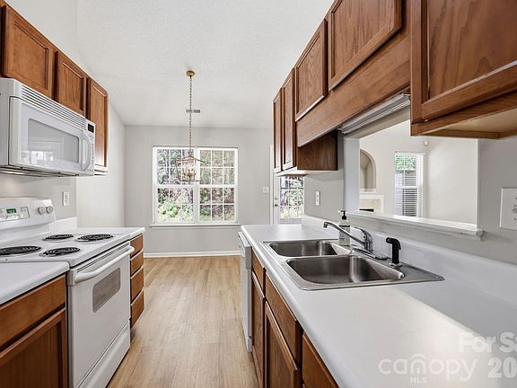 5th image of 7616 Silver Arrow Dr