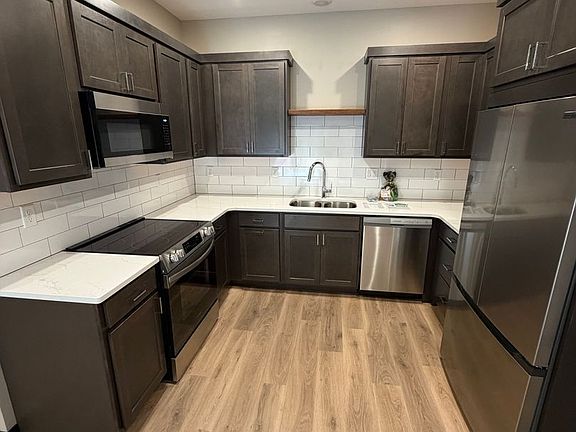 3rd image of 4898 Stavanger Rd #102