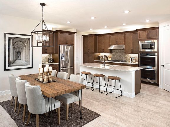 Beautiful kitchen and dining space, perfect for entertaining