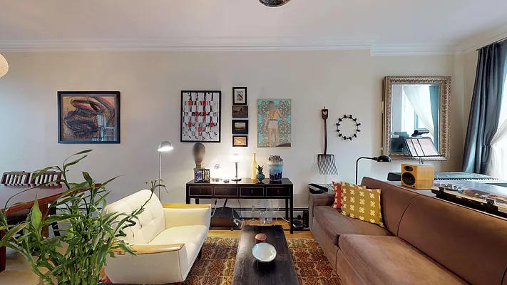 Rented by Compass | media 40