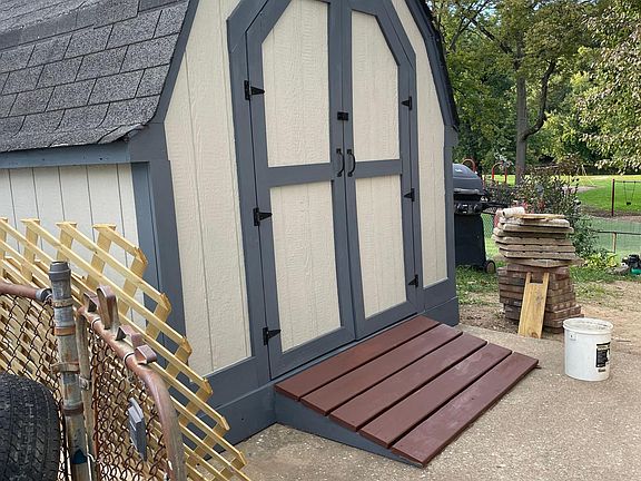 Spacious, renovated shed.