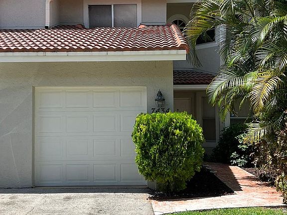 3rd image of 7434 Pinewalk Dr S #7434