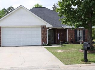 28 Crimson Ln, Picayune, MS 39466