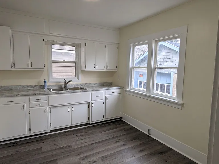 1149 Fleming Ave — Photo 4