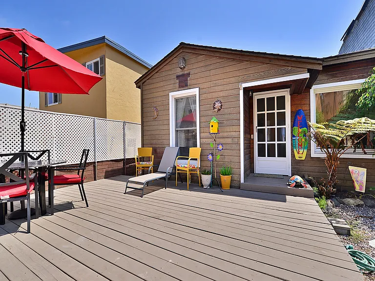 737 Devon Ct — Photo 1