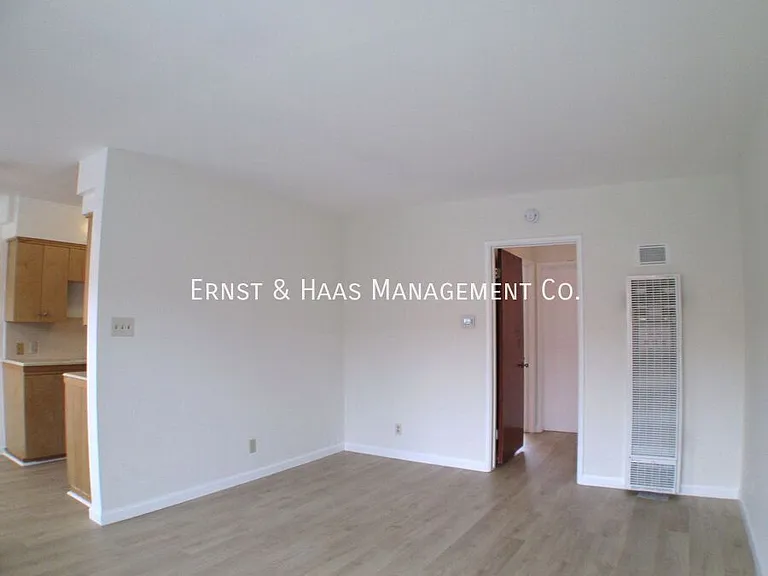 2735 E Broadway #3 — Photo 9