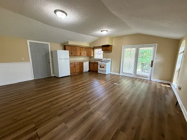 2238R Chestnut St — Photo 3