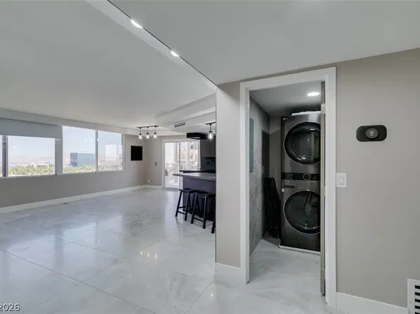 205 E Harmon Ave APT 1012, Las Vegas, NV 89169