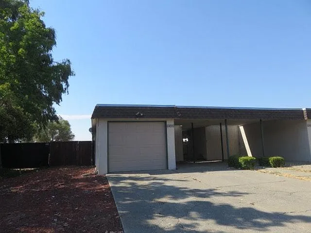 1000 Bluebell Dr photo 1