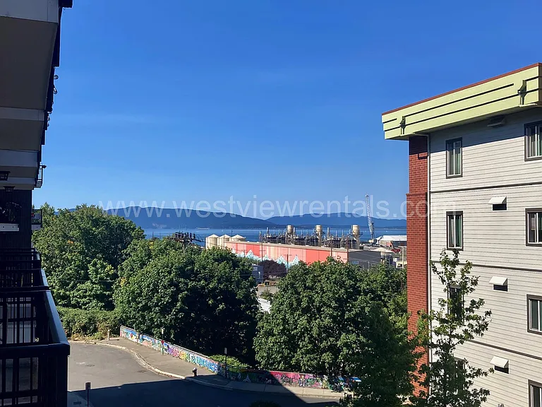 1010 Railroad Ave — Photo 15
