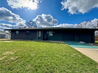 2222 8th Street Cir, Charleston, IL