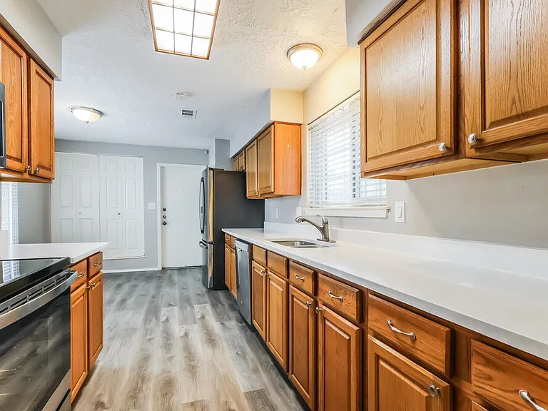 4703 Owens Creek Ln — Photo 7