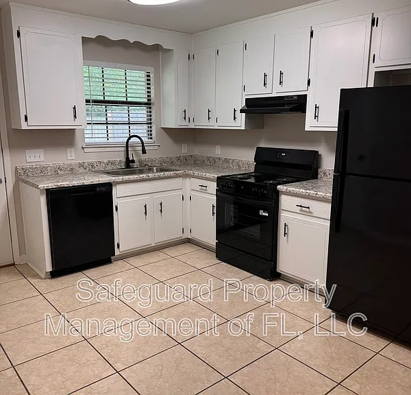 4179 Ravenwood Dr — Photo 4