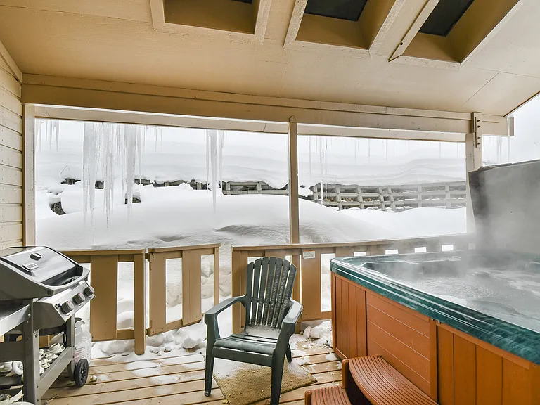 Deer Valley Dr S — Photo 2