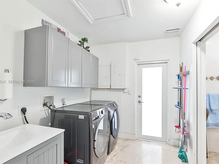 17420 SW 84th Ct — Photo 25