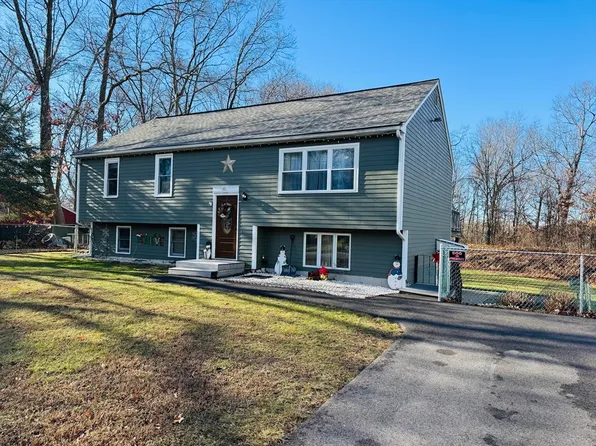 22 Carrier Ave, Attleboro, MA 02703