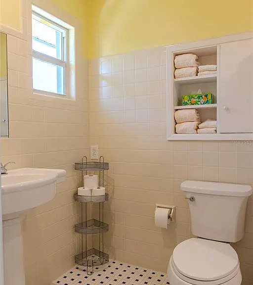 416 Sunset Dr — Photo 49
