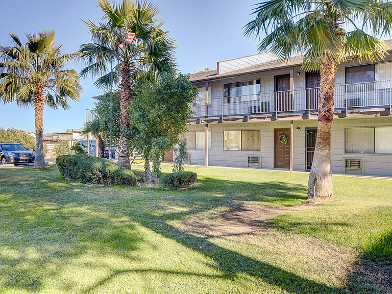 4050 Palos Verdes St_11