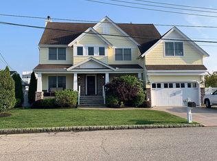 1825 Grantwood Dr, Toms River, NJ
