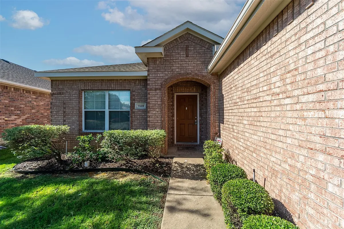 Building Photo - 7509 Burton Ln #7509