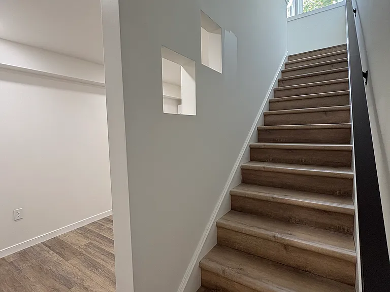 431 N Cherry St — Photo 8
