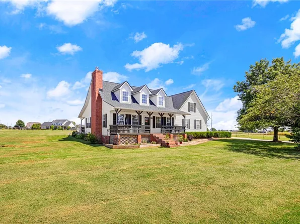 1092 N Main St, Centerton, AR 72719