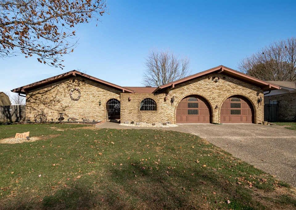 1st image of 505 Balmoral Ct