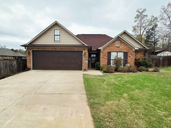 105 Coal Dr, Mooreville, MS 38857
