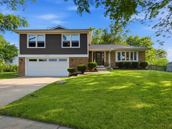 1519 Raleigh Ct, Arlington Heights, IL 60004
