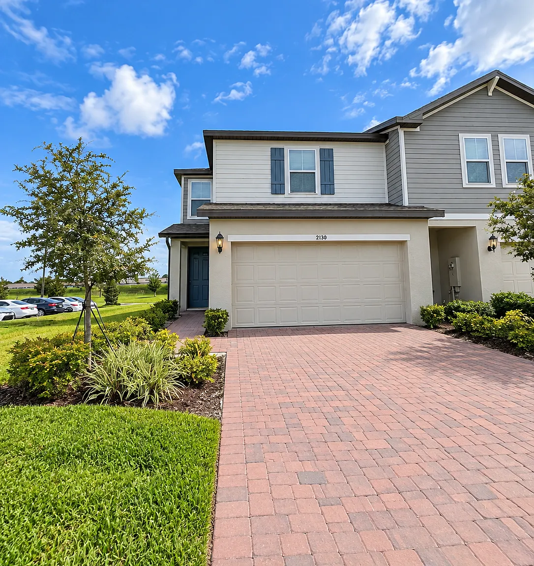 3 bed, 2.5 bath, 2081 sqft, $2,450 — Photo 1