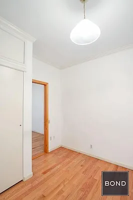 Rented by Bond New York | media 32